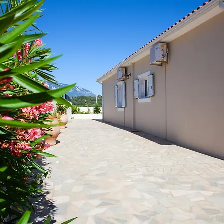 Casa Di Rene فيلة Metaxáta